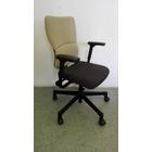 Steelcase Let's B munkaszék EY-51 Steelcase Let's B munkaszék EY-51