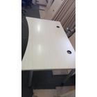 Steelcase Vitesse íves íróasztal GE-24 Steelcase Vitesse íves íróasztal GE-24