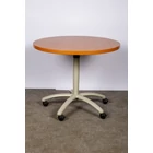 Kép 1/3 - Steelcase görgős kerekasztal SCJ-019