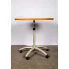 Kép 2/3 - Steelcase görgős kerekasztal SCJ-019