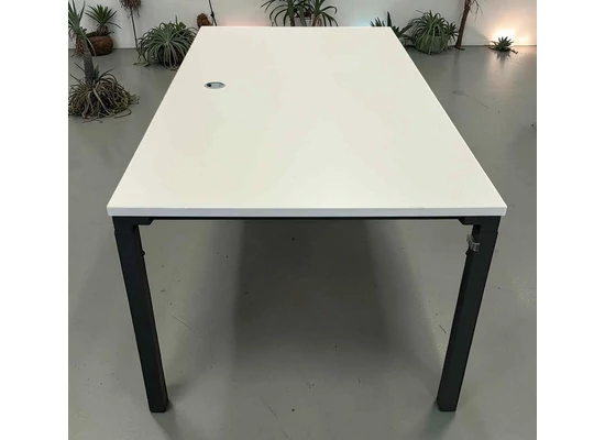 Tárgyaló asztal Fr-fd4